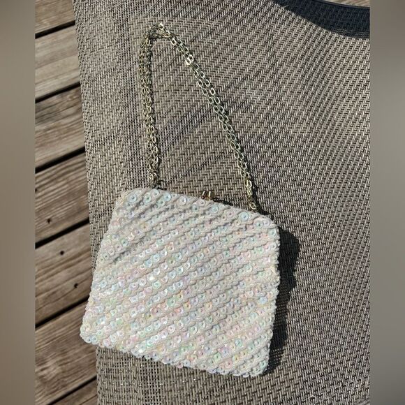 Mini purse with iridescent sequins and gold chain. - Picture 1 of 10